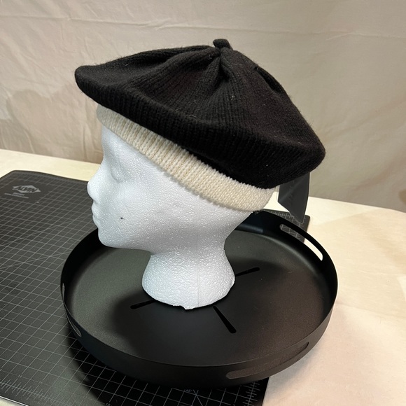 NWT Nine West knit cap - Picture 3 of 6